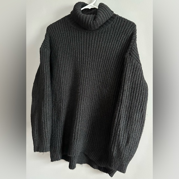 Women’s Old Navy Turtleneck Sweater - Large - Picture 1 of 3